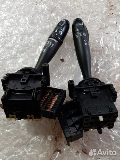 Переключатели поворотов и стеклоочистителя Kia Rio