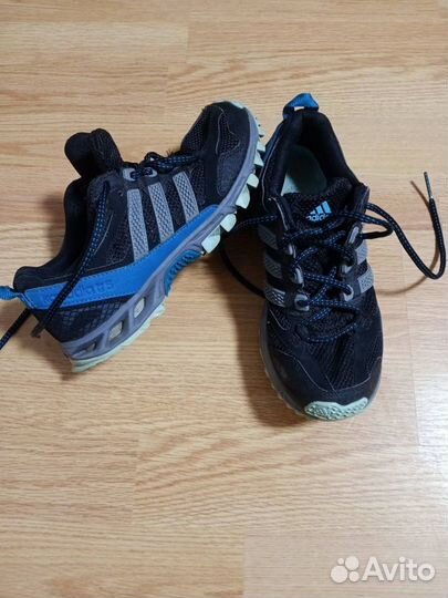 Кроссовки adidas р-р 37