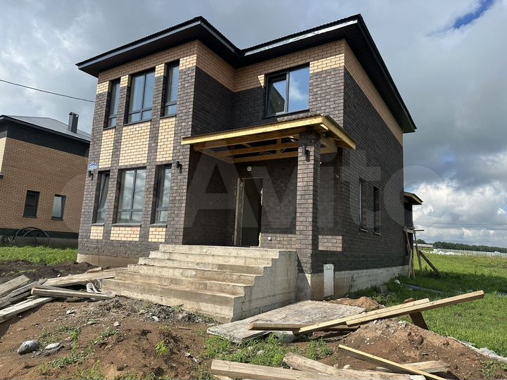 Дом 147 м² на участке 8,1 сот.