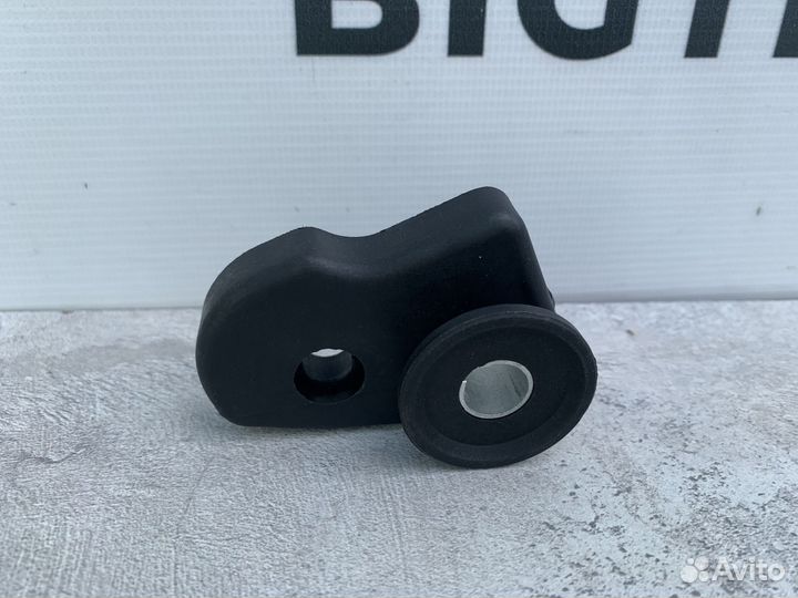 Направляющая переднего бампера Mercedes A221880023