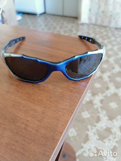 Очки солнцезащитные