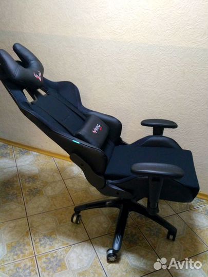 Игровое компьютерное кресло