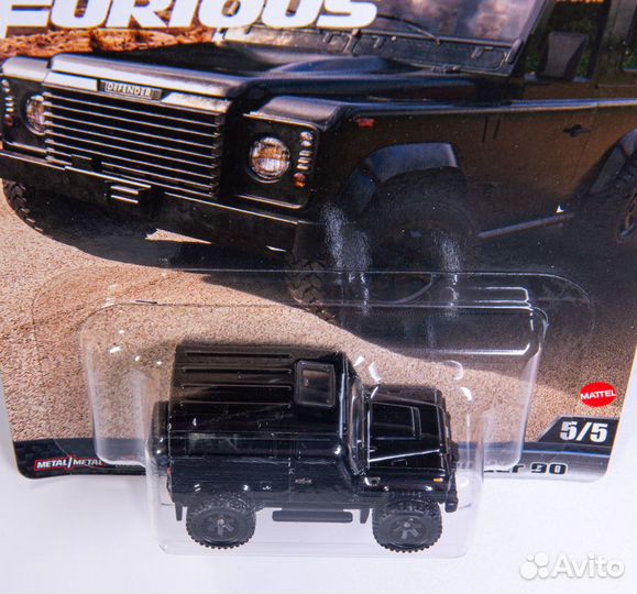 Hot Wheels Premium Land Rover Defender 90