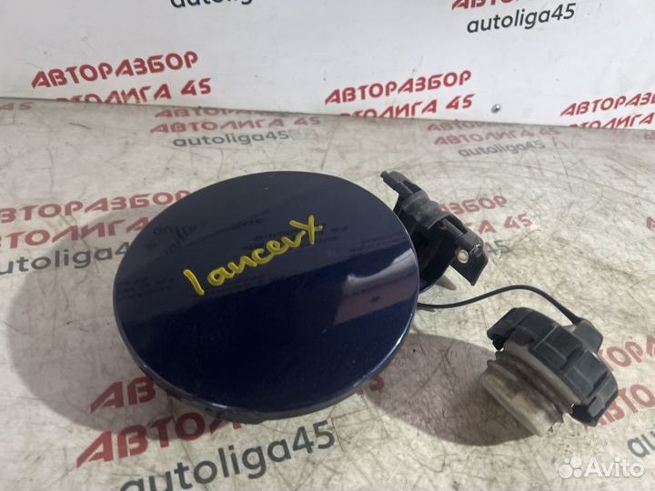 Лючок бензобака синий Mitsubishi Lancer x