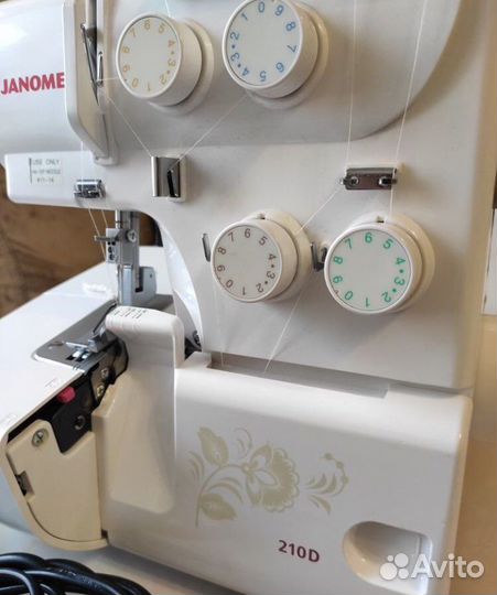 Оверлок Janome 210d