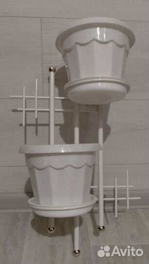 Подставка для цветов настенная