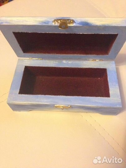 Деревянная шкатулка