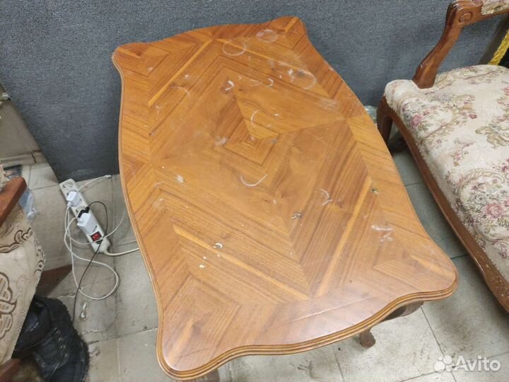 Старинная антикварная мебель