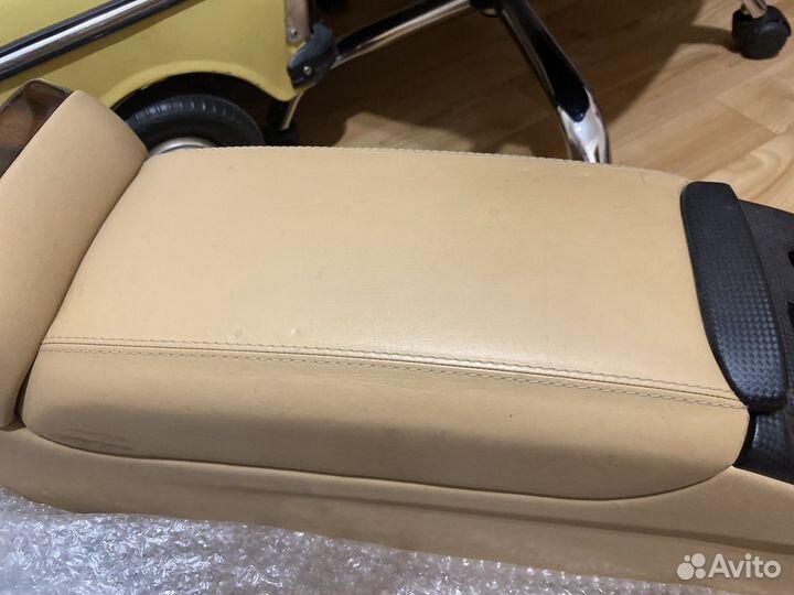 Сундучок под бутылки обшитый кожей