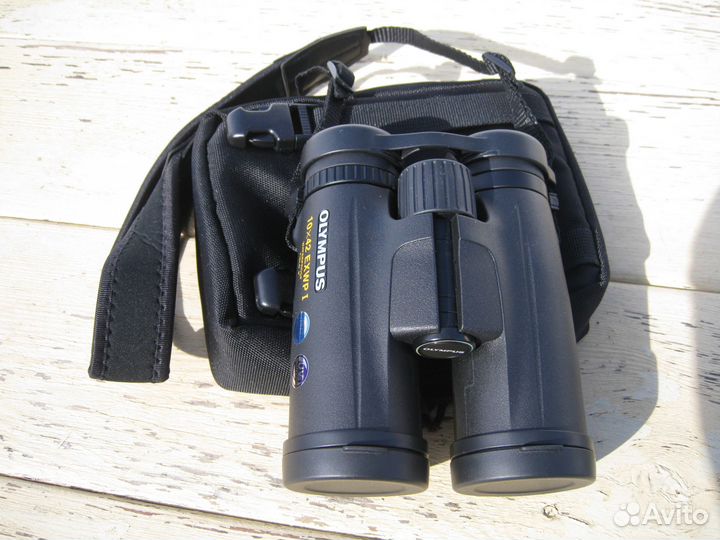 Бинокль Olympus 10х42