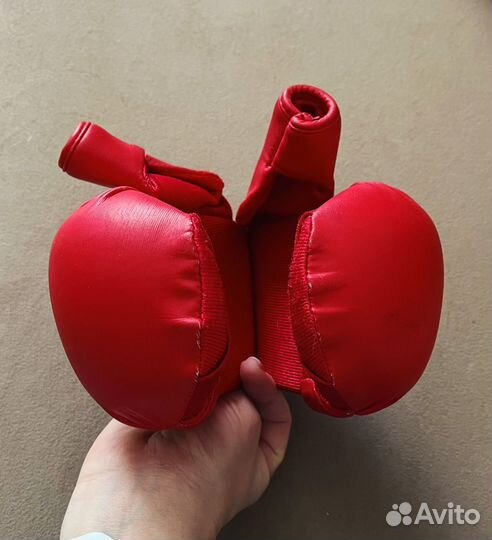 Боксерские перчатки