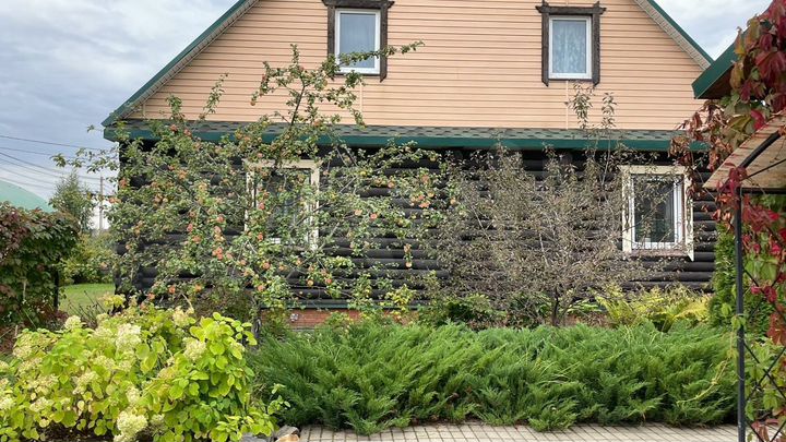 Коттедж 200 м² на участке 15 сот.