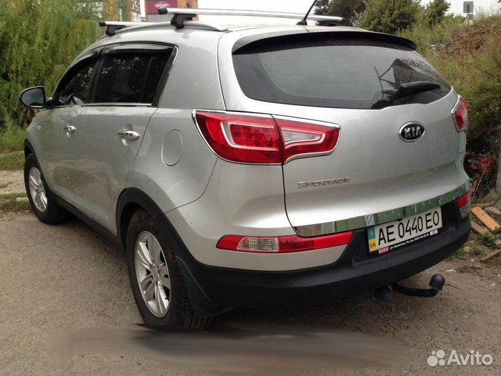 Накладка на крышку багажника Kia Sportage (новая)