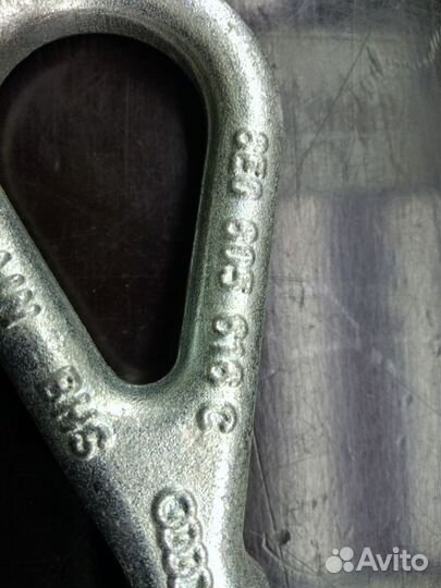 Крюк буксировочный VAG 3057