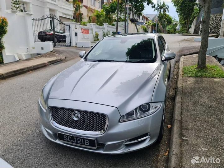 Патрубок воздушный Jaguar XJ X351 (2009-2015)