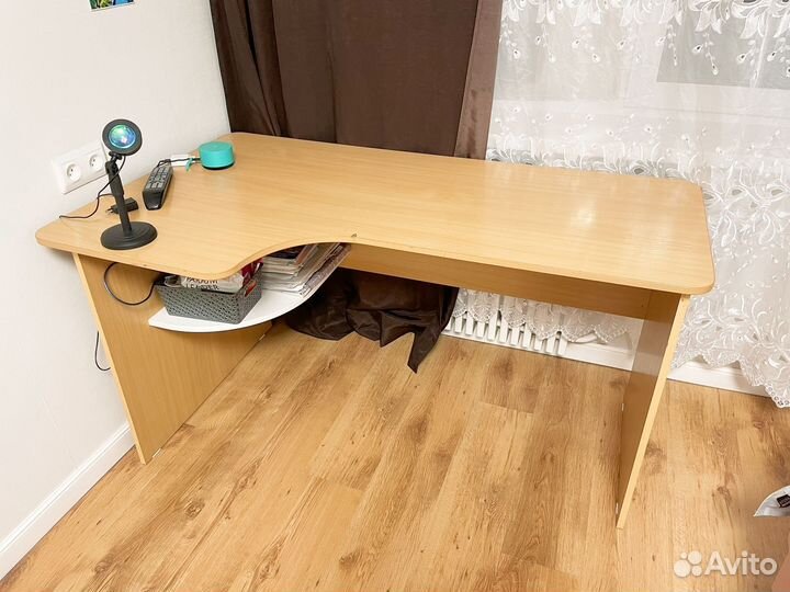 Письменный стол