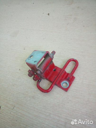 Петля двери задняя правая Skoda Octavia tour 2008