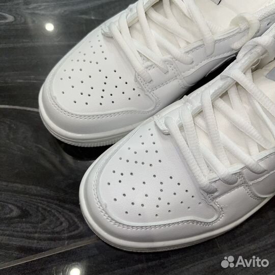 Кроссовки Nike SB Dunk low white