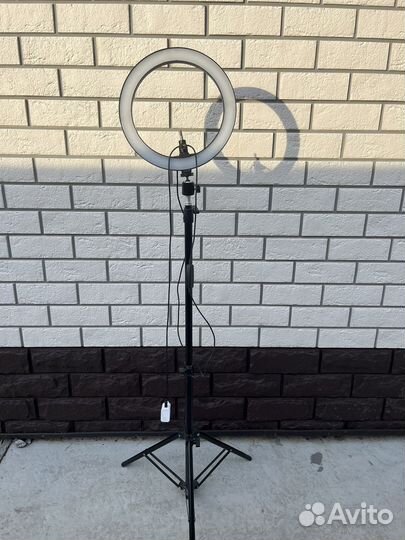 Кольцевая лампа со штативом