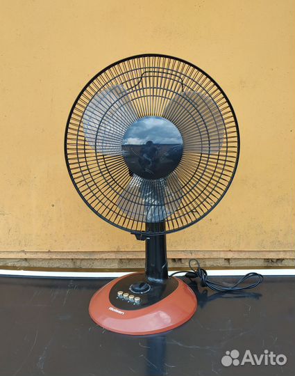 Вентилятор Rolsen настольный