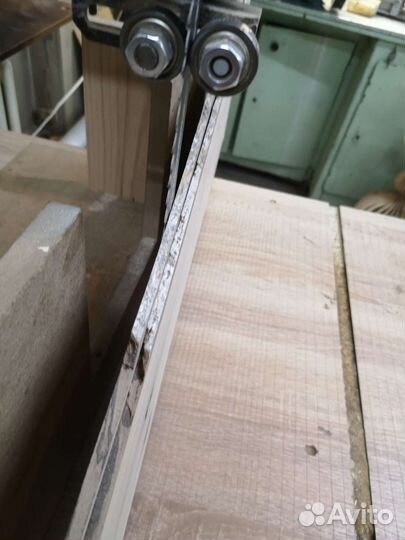 Раскрой, распил дерева на ленточный пиле