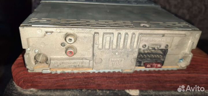 Уселитель и магнитофон