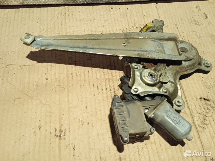 Стеклоподъемник задний левый Toyota Camry 40