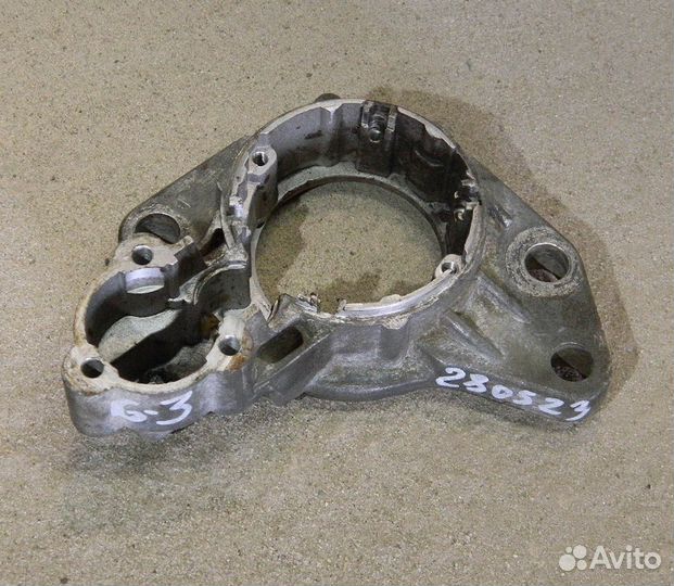 Крышка стартера передняя VW Golf 3