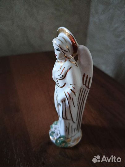 Статуэтка фарфор