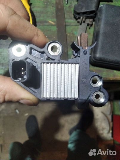 Регулятор напряжения