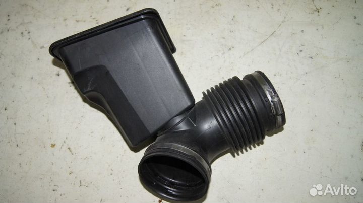 Патрубок корпуса воздушного фильтра BMW 530i F10