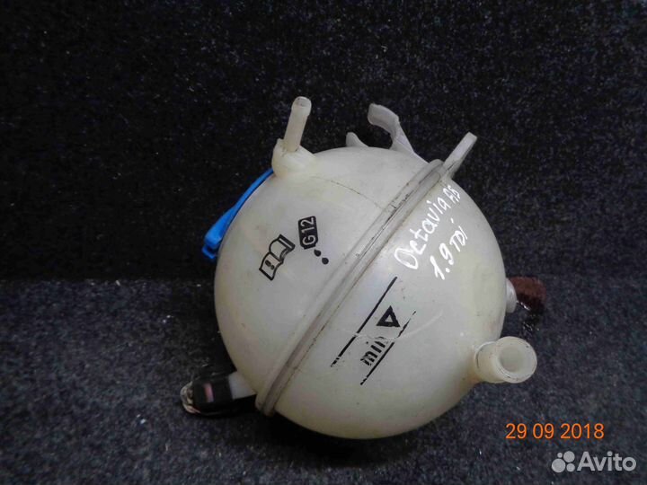 Бачок расширительный Volkswagen II (2009—2014) 1K0