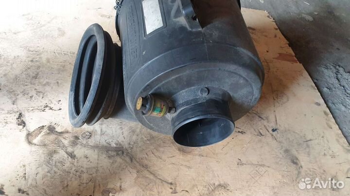 Корпус воздушного фильтра на фредлайнер