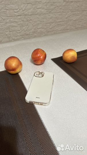 Чехол на iPhone 13