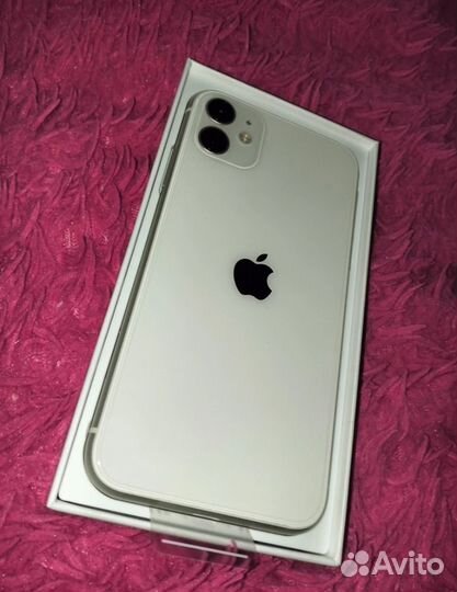 Телефон iPhone 11
