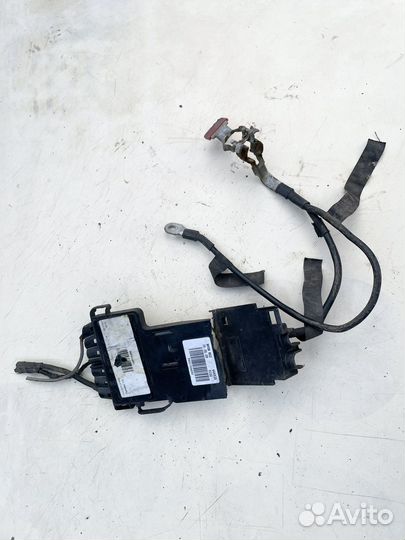 Блок предохранителей акб Peugeot 308