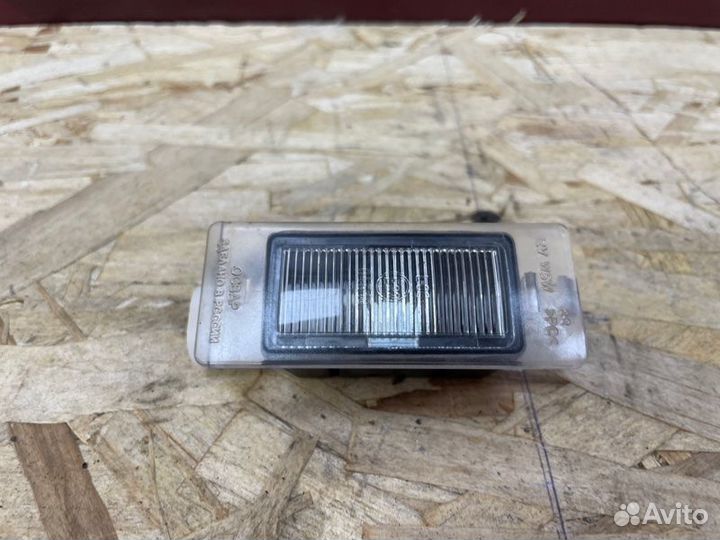 Плафон подсветки номера LADA Vesta