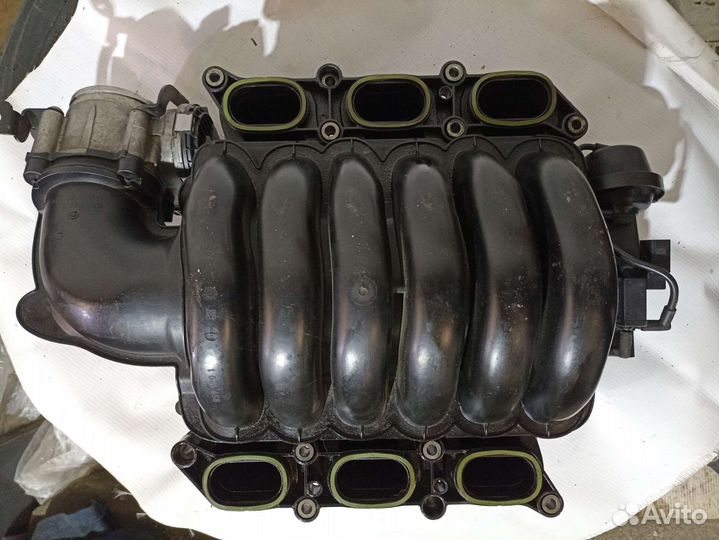 Ауди а6с6 Каллектор впускной 3.2fsi AUK