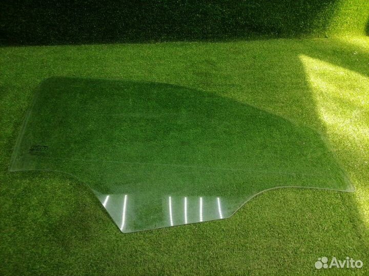 Стекло двери переднее правое Chevrolet Cobalt