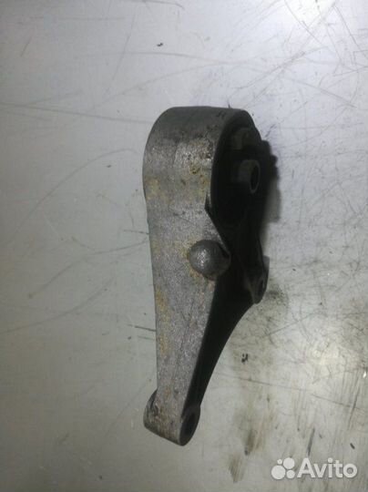 Опора двигателя Opel Astra H 2004-2014