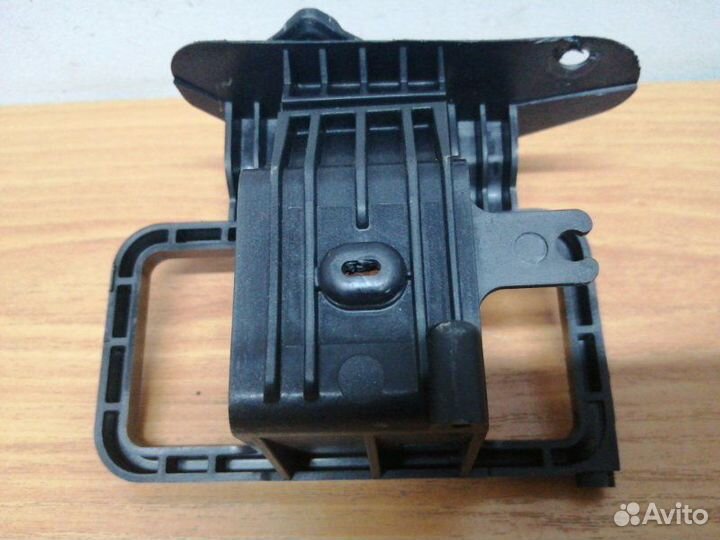 Кронштейн внутренней ручки передний правый Citroen