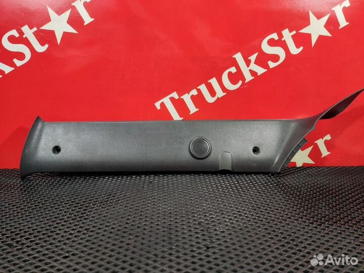 Накладка стойки лобового стекла левая