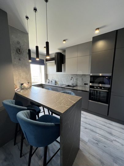 3-к. квартира, 80 м², 21/22 эт.
