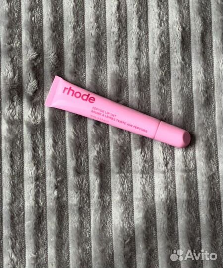 Lip treatment rhode jelly bean в наличии