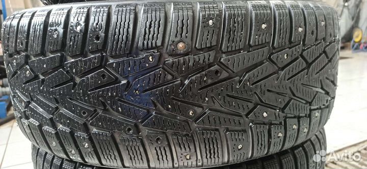 Nokian Tyres Hakkapeliitta 7 215/60 R16 99T