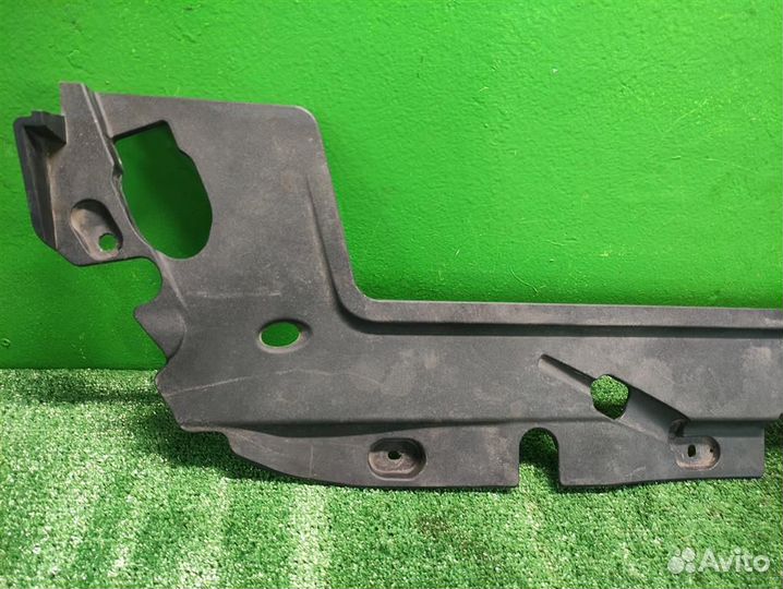 Накладка замка капота Toyota Auris E150 2009