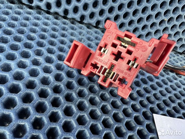 Реле с колодкой для VW Tiguan 2006-2011