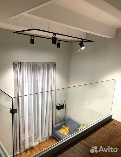 Стеклянное ограждение лестницы