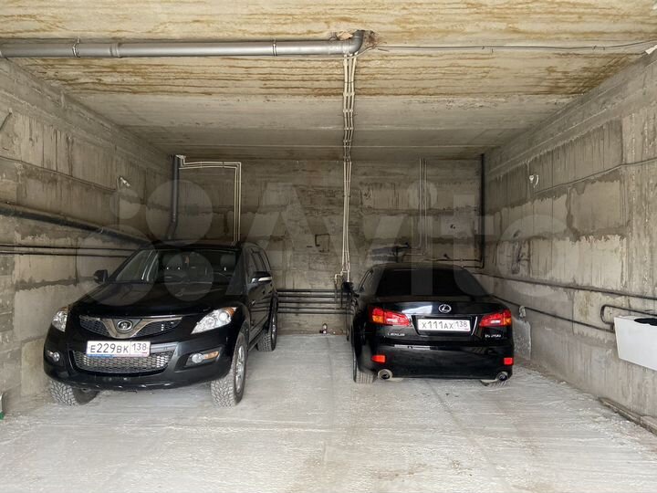 Гараж, > 30 м²