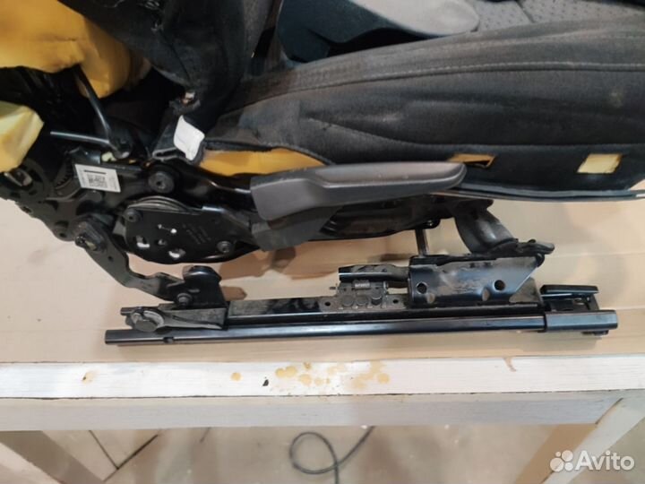 Сиденье пассажирское skoda superb 2